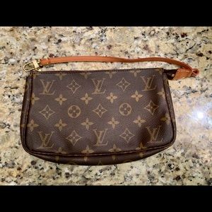 Louis Vuitton Pochette Accessory Pouch